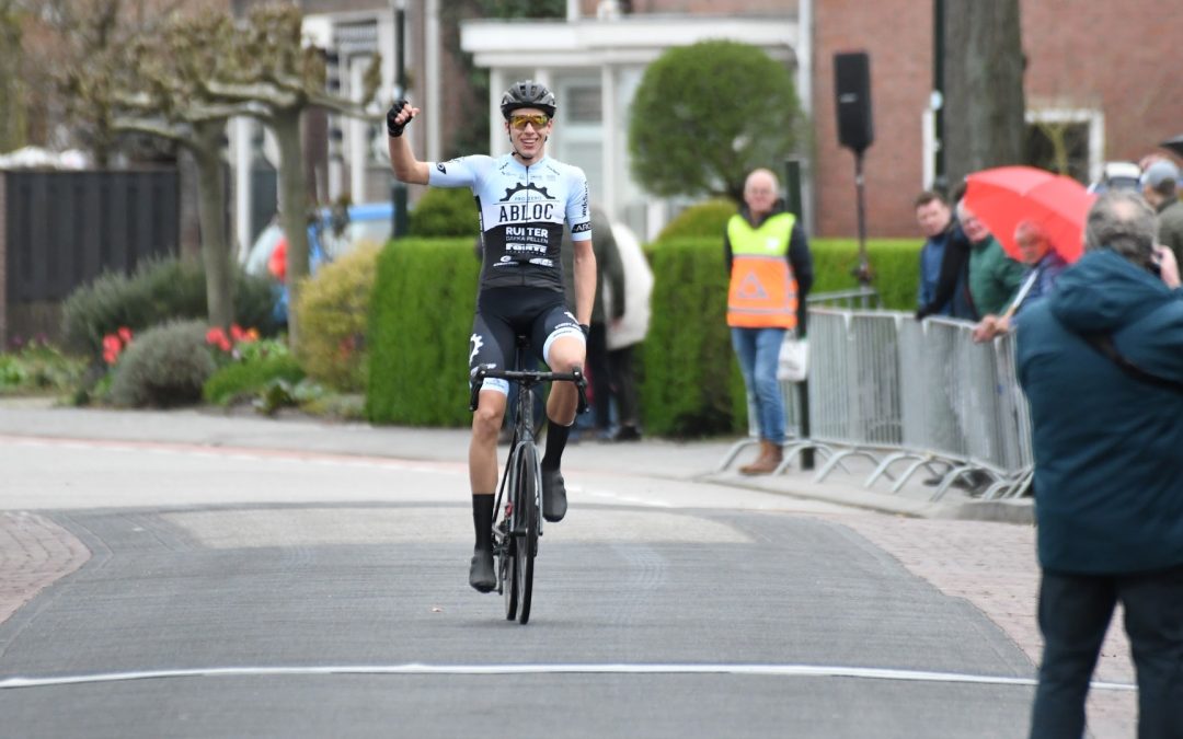 Perfect ploegenspel resulteert in winst Ronde van Gerwen